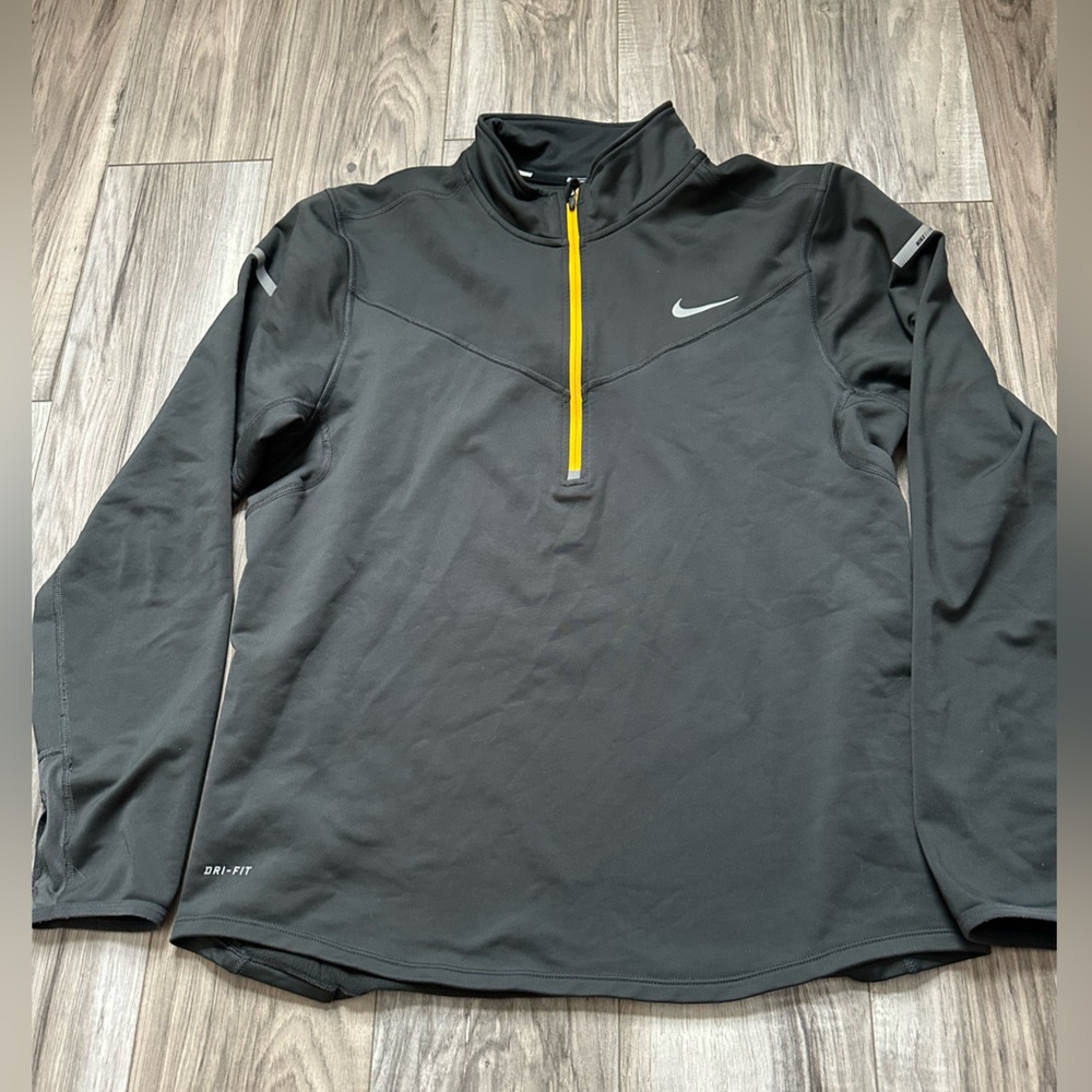 Nike Men’s Element Dri-Fit 1/2 Zip Running Pullover Mock Neck Top in Gray Size M